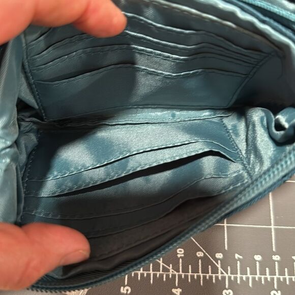Thirty-one Free To Be Soft Teal Pop Medallion Wristlet Wallet Crossbody Bag - Picture 4 of 6